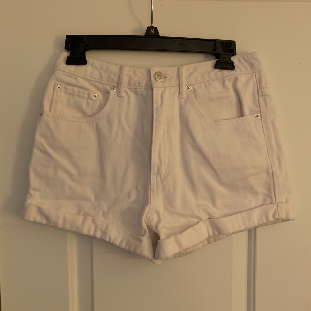 White High-Waisted denim shorts